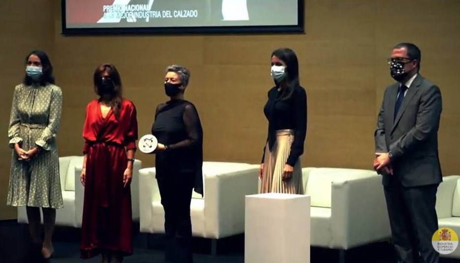 Entrega del Premio "A la mejor Industria de Calzado" a Mila y Pedro García